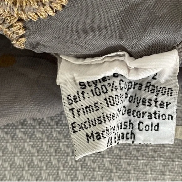 Johnny Was Floral Embroidered Gray Rayon Tie Neck Blouse Size Small - Picture 6 of 9